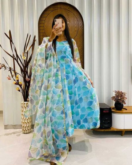 REAL MODELLING DESIGNER ORGANZA PRINTED WITH FOIL HAND PRINT WITH FULL SLEEVE SUIT WITH ORGANZA DUPATTA AND PANT