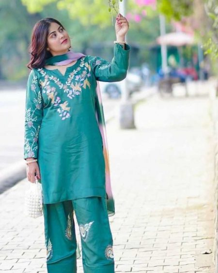 DESIGNER AND MOST TRENDING FARSI SALWAR SUIT IN THREE PIECE WITH EMBROIDERY WORK